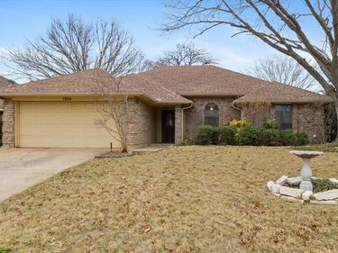 7824 Mahonia Drive, Fort Worth, TX 76133