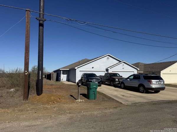 1103 Maple, Jourdanton, TX 78026