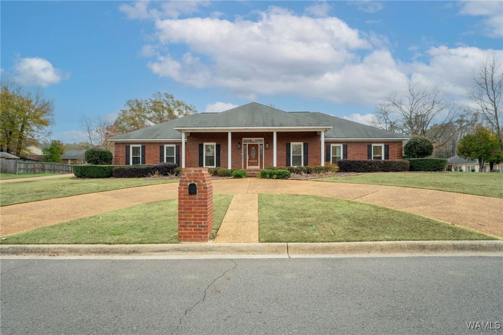 1401 Teal Circle, Tuscaloosa, AL 35405 Main Photo