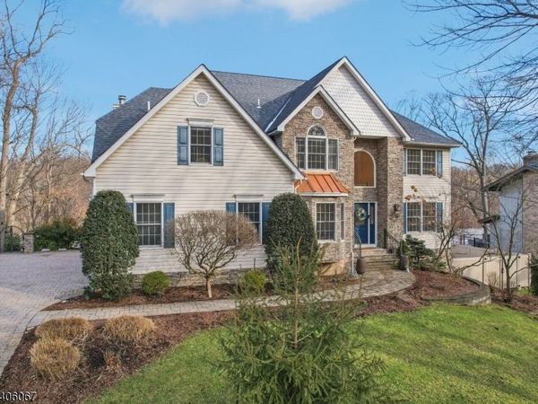 185 Summit Ave, Pompton Lakes, NJ 07442