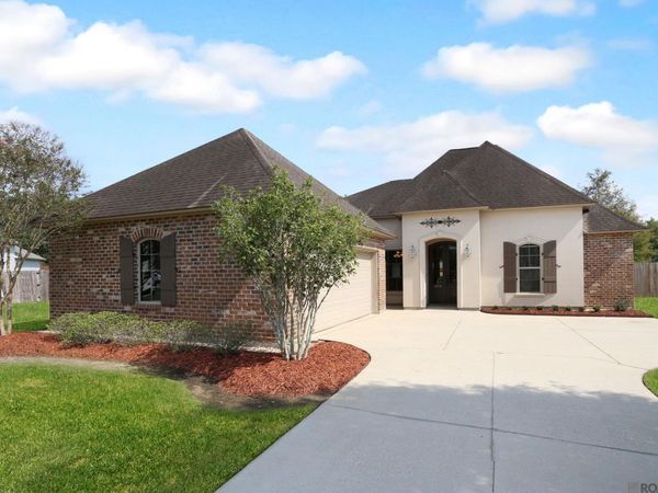 16472 Orchard Way Dr, Prairieville, LA 70769