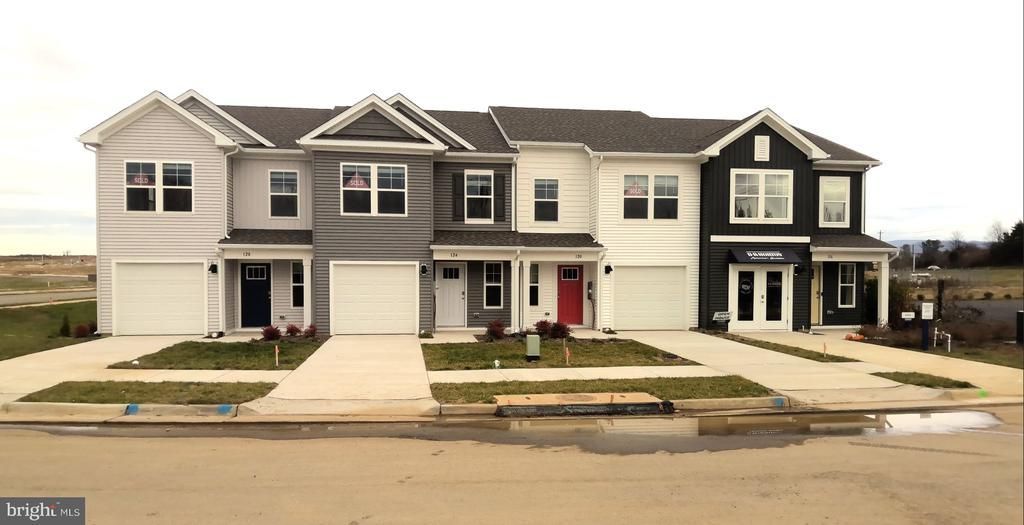 257 Camden Drive, Waynesboro, VA 22980 Main Photo