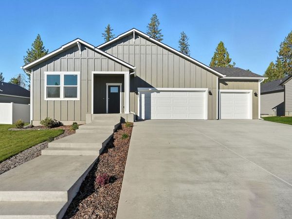 407 N ARCADIA Ave, Deer Park, WA 99006