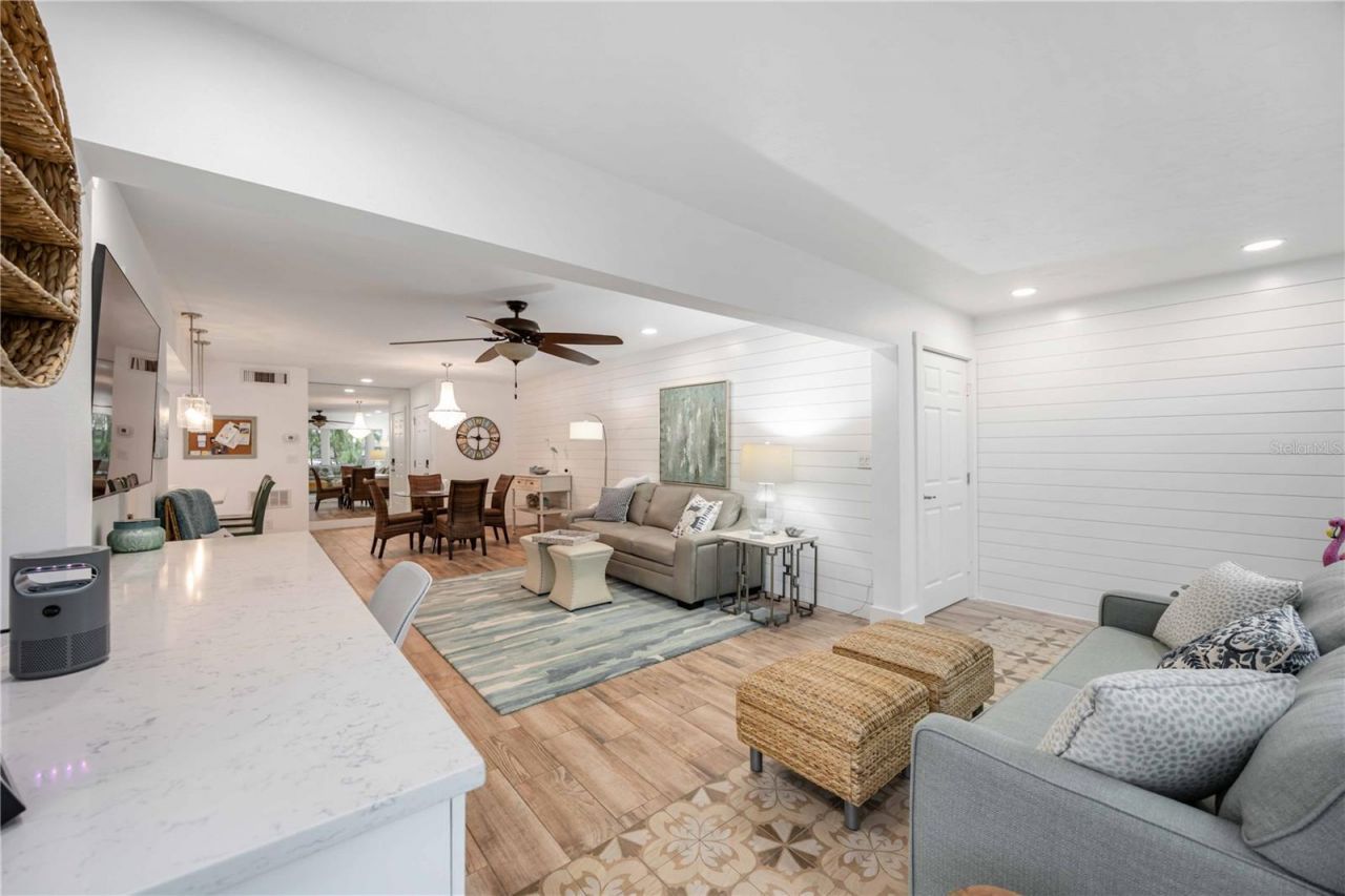 1166 W Peppertree Drive, Unit 112D, Sarasota, FL 34242 Photo