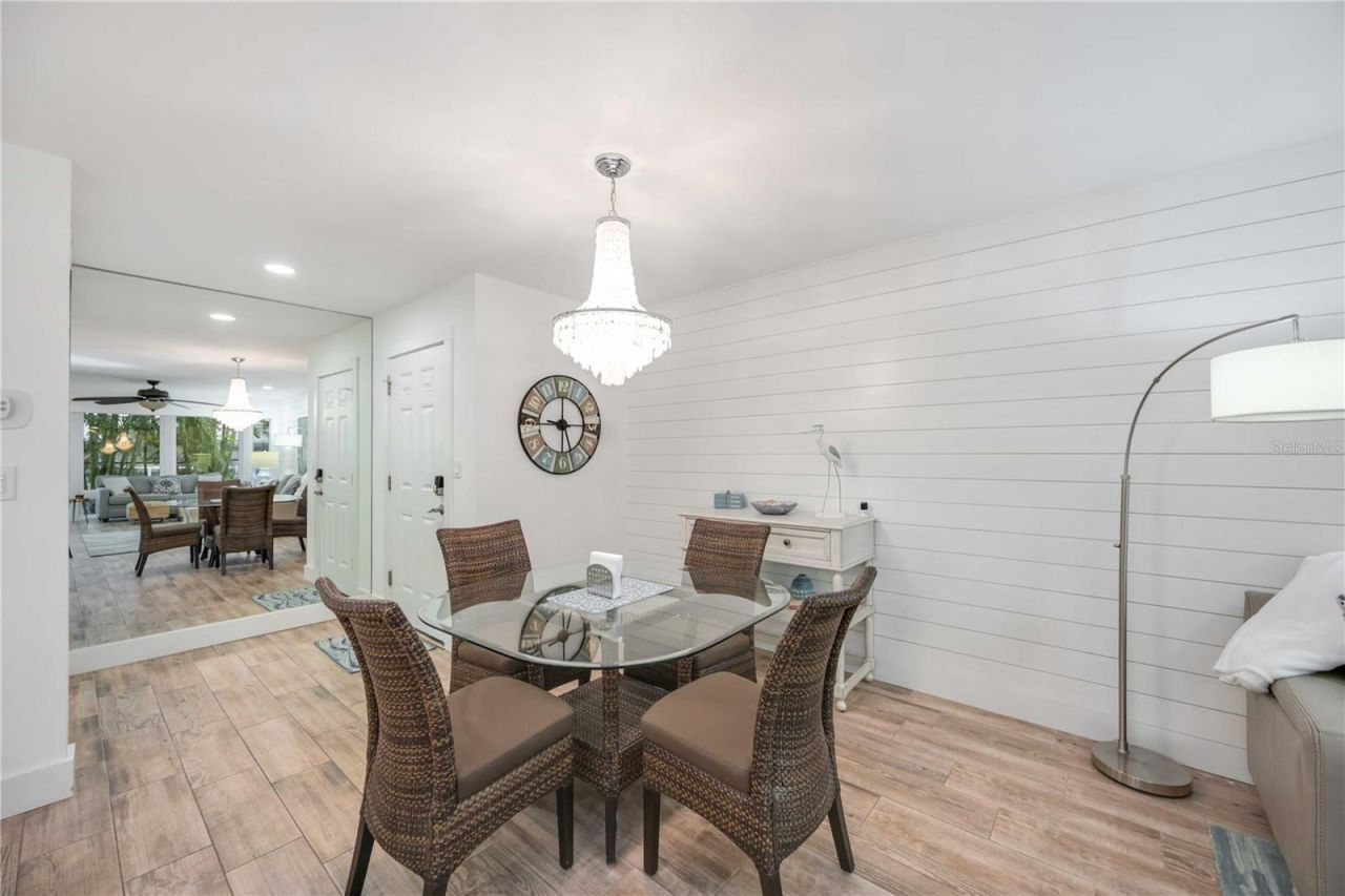 1166 W Peppertree Drive, Unit 112D, Sarasota, FL 34242 Photo