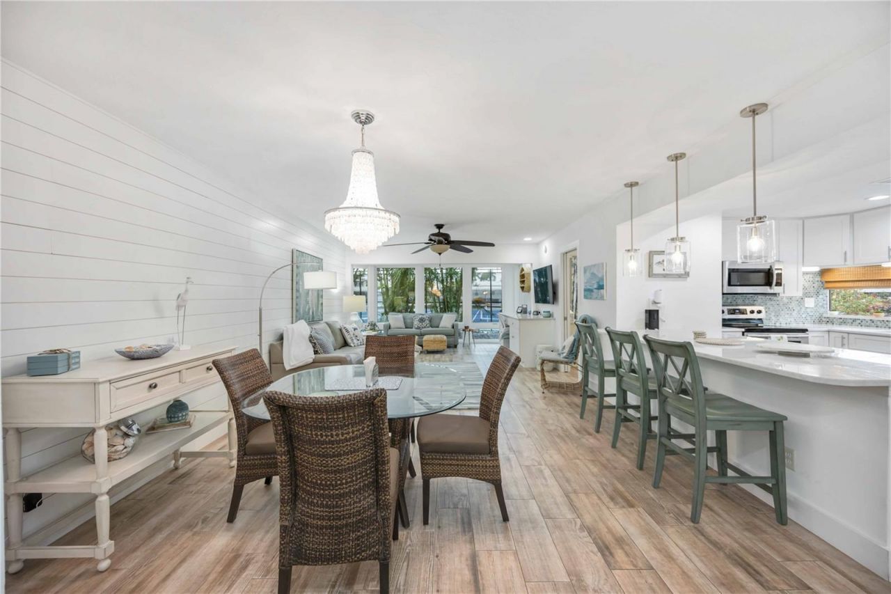 1166 W Peppertree Drive, Unit 112D, Sarasota, FL 34242 Photo