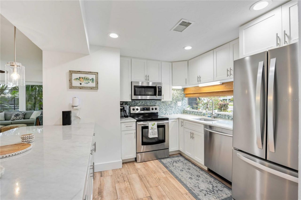 1166 W Peppertree Drive, Unit 112D, Sarasota, FL 34242 Photo