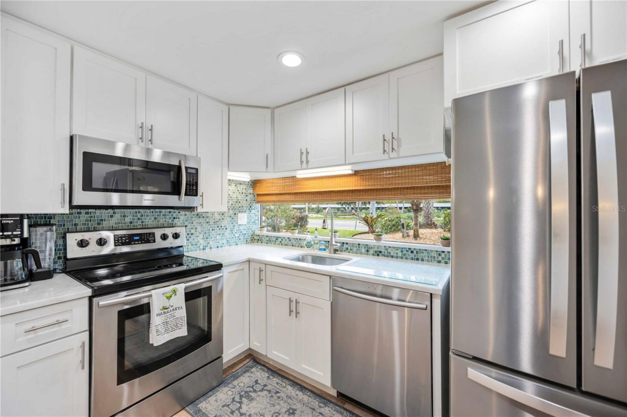 1166 W Peppertree Drive, Unit 112D, Sarasota, FL 34242 Photo