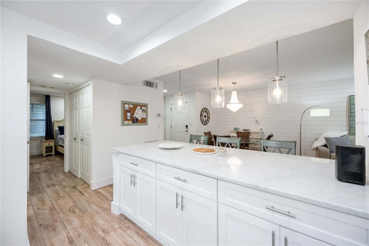 1166 W Peppertree Drive, Unit 112D, Sarasota, FL 34242 Photo