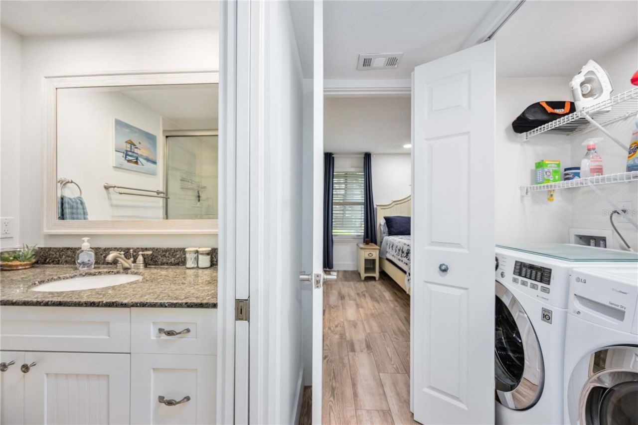 1166 W Peppertree Drive, Unit 112D, Sarasota, FL 34242 Photo