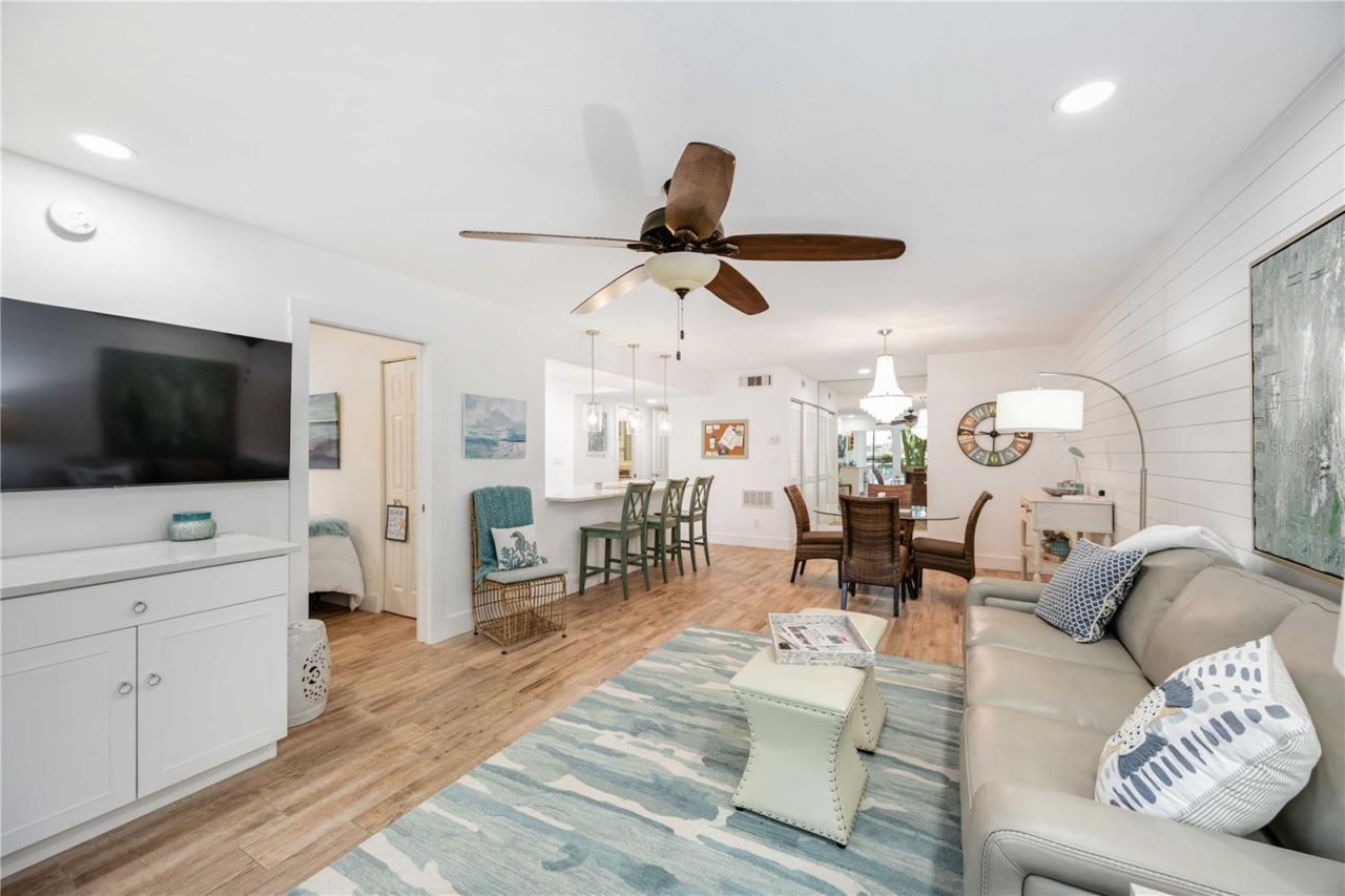 1166 W Peppertree Drive, Unit 112D, Sarasota, FL 34242 Photo