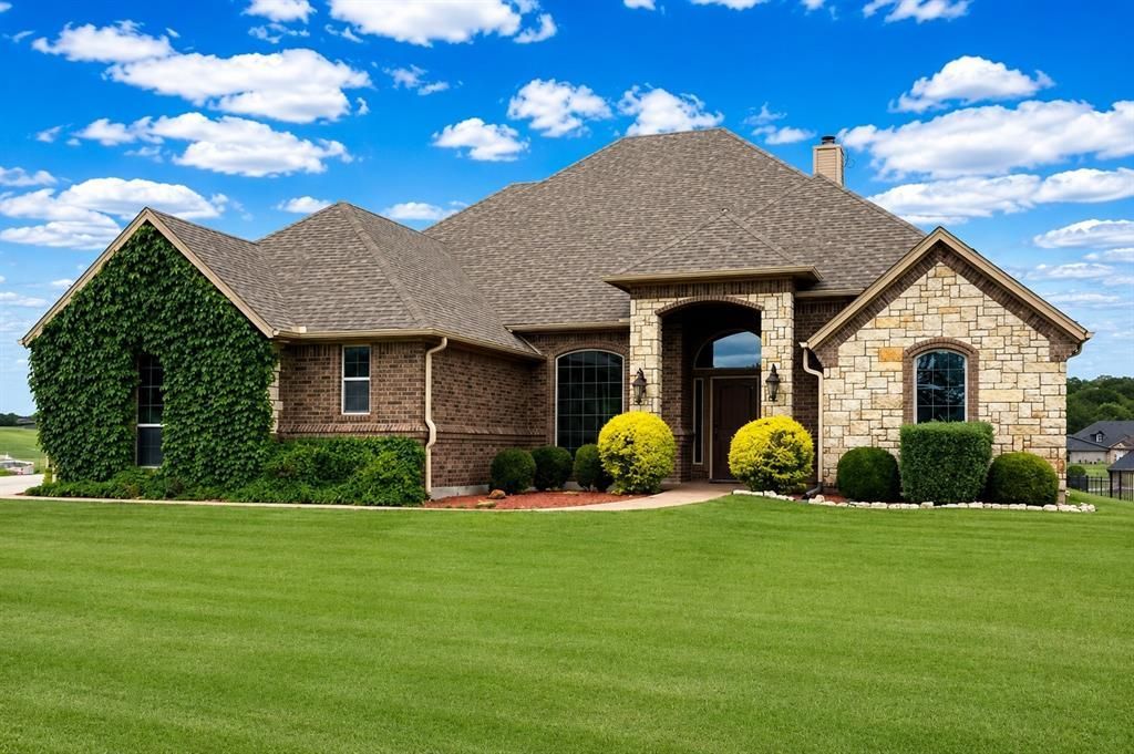 162 Ellis Spring Drive, Weatherford, TX 76085 Main Photo