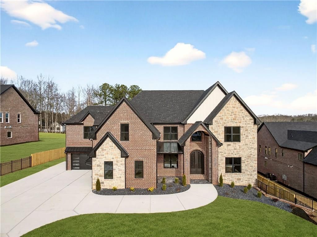 405 Thunder Road, Buford, GA 30518 Main Photo