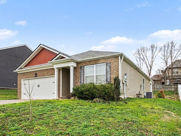 228 Autumn Terrace Ln, Clarksville, TN 37040