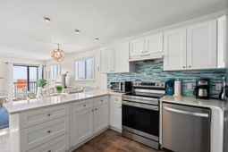 201 76th Ave. N photo 4