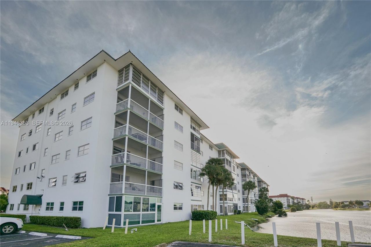 4751 NW 21st St, Unit 211, Lauderhill, FL 33313 Photo