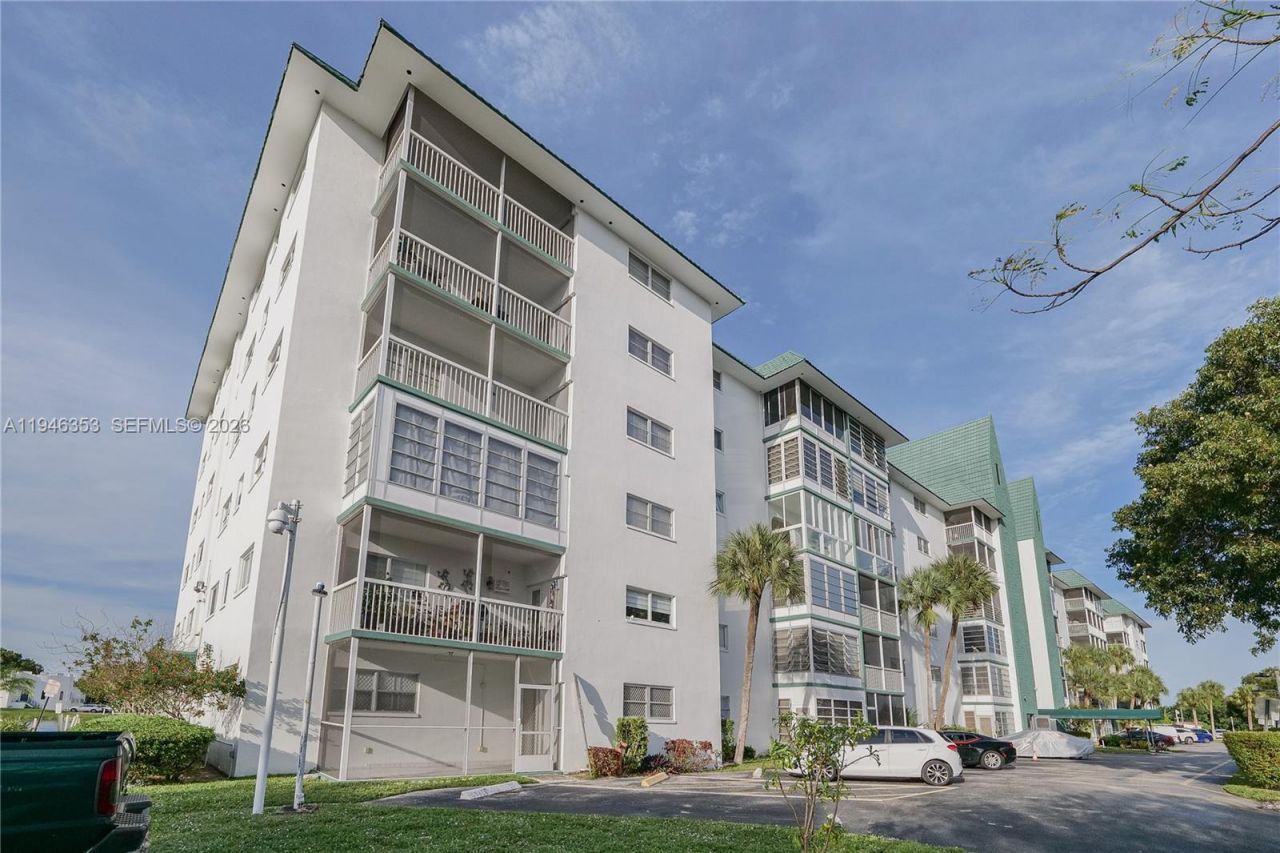 4751 NW 21st St, Unit 211, Lauderhill, FL 33313 Photo