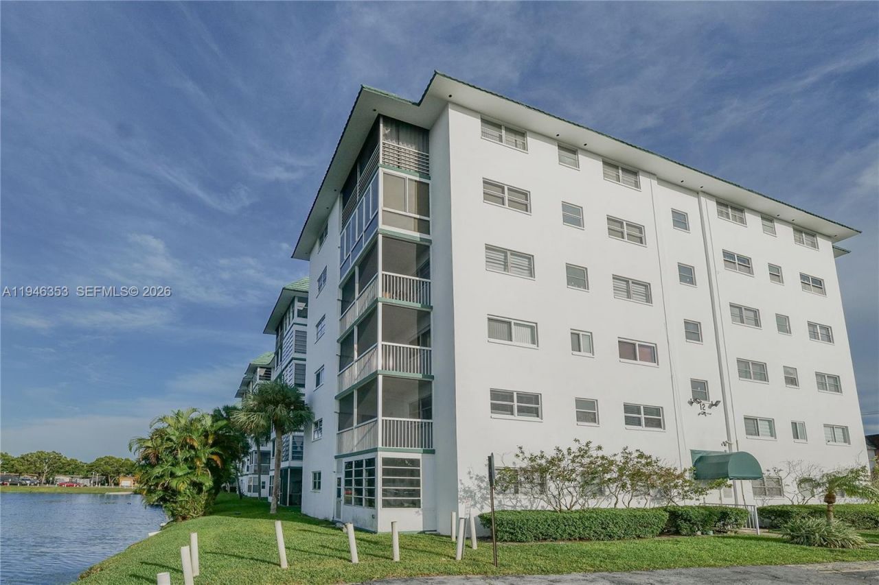 4751 NW 21st St, Unit 211, Lauderhill, FL 33313 Photo