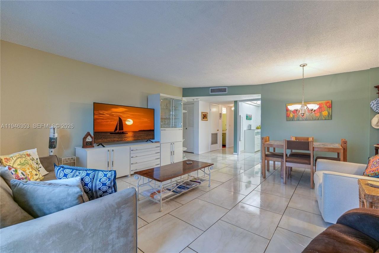 4751 NW 21st St, Unit 211, Lauderhill, FL 33313 Photo