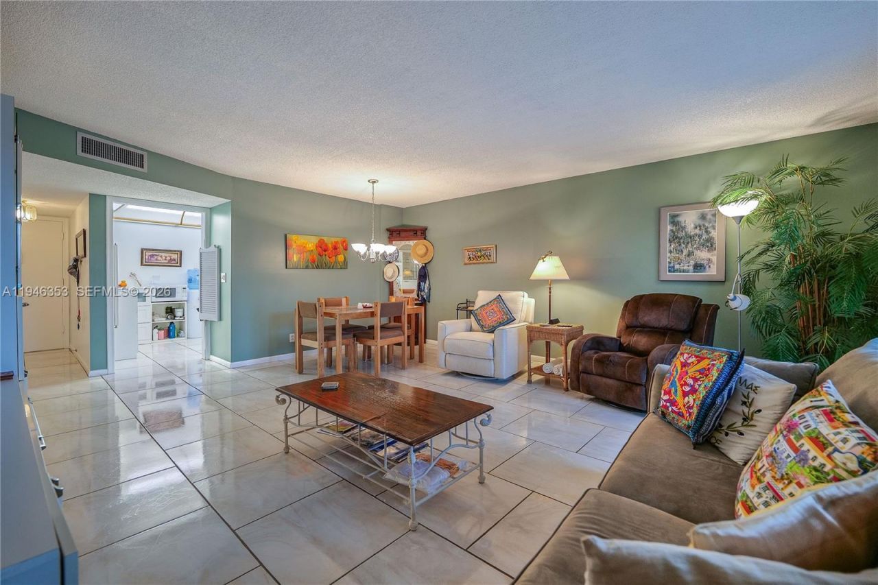 4751 NW 21st St, Unit 211, Lauderhill, FL 33313 Photo