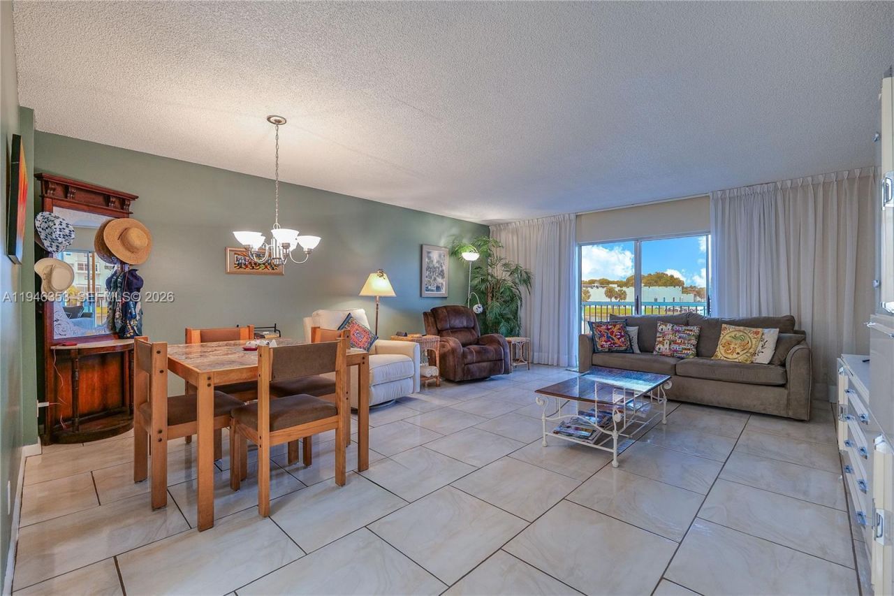 4751 NW 21st St, Unit 211, Lauderhill, FL 33313 Photo