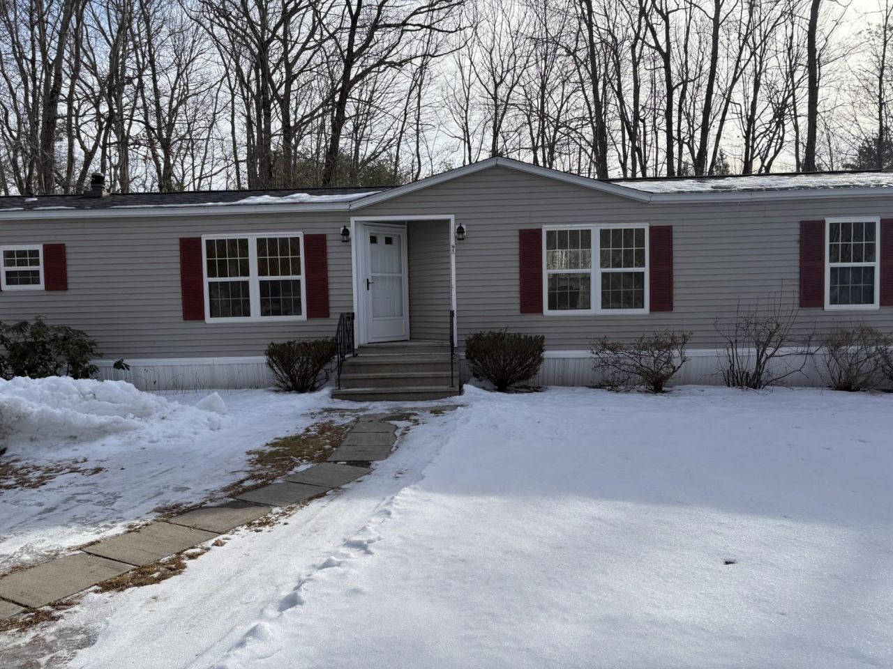 7 Kenyann Drive, Wolfeboro, NH 03894 Main Photo