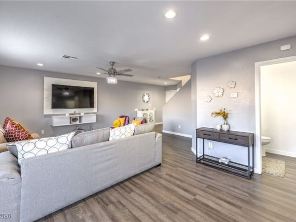 9062 Mackanos Avenue, Las Vegas, NV 89148