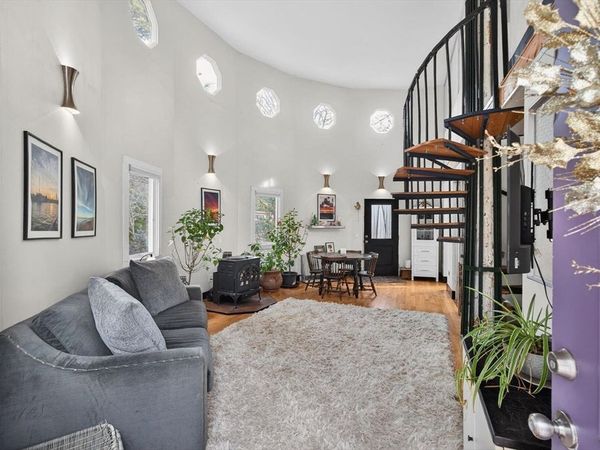 19 Old Bridge Rd, Truro, MA 02666