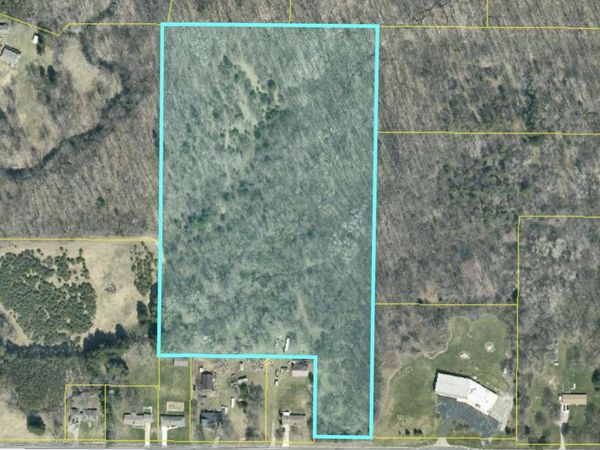 207 7 Mile NW, Comstock Park, MI 49321