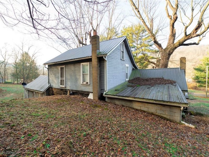 1573 Barnhill Road SE, New Philadelphia, OH 44663 Photo 8