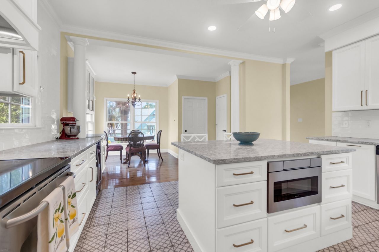 1173 Sea Eagle Watch Photo 7