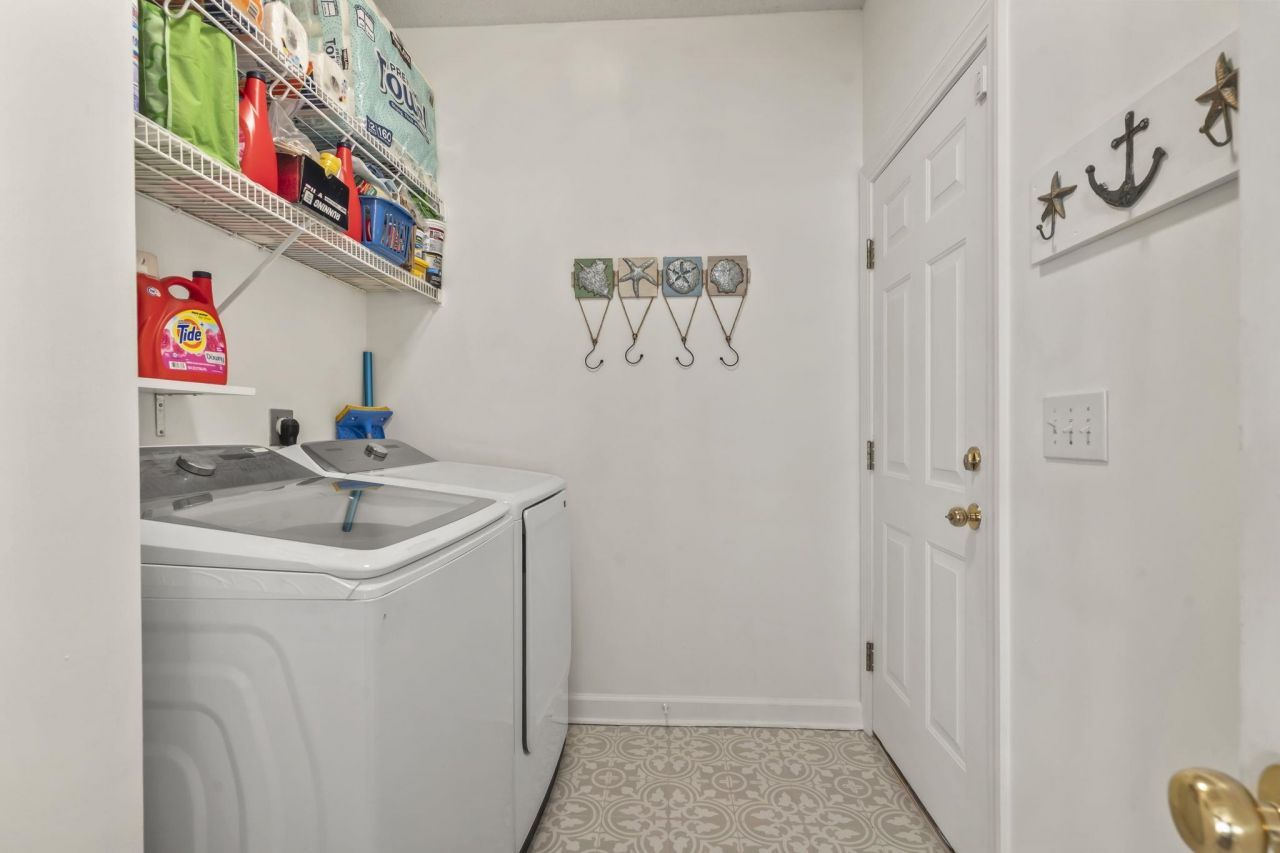 6603 Salisbury Ct. Photo 32