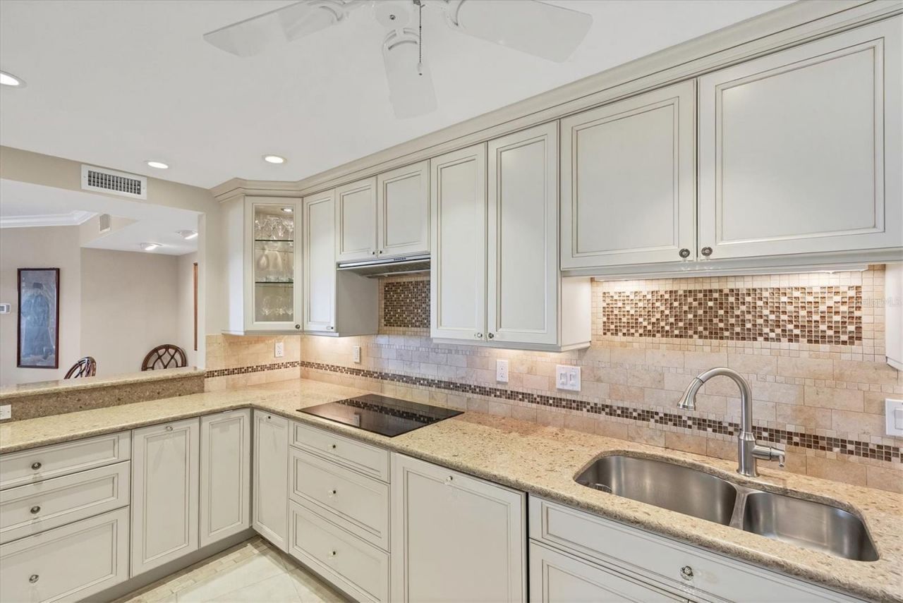 4805 Gulf Of Mexico Drive, Unit 103, Longboat Key, FL 34228 Photo