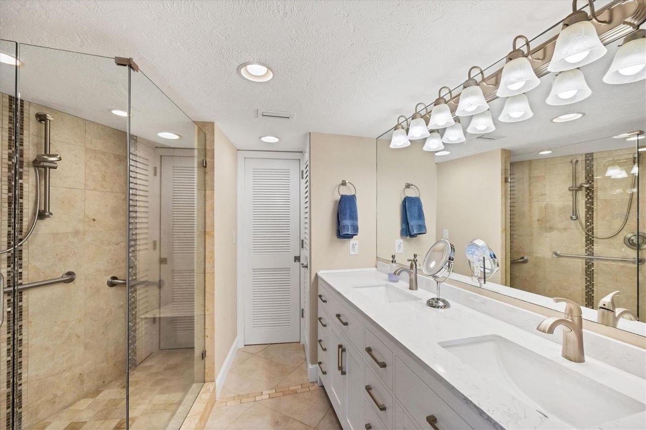 4805 Gulf Of Mexico Drive, Unit 103, Longboat Key, FL 34228 Photo