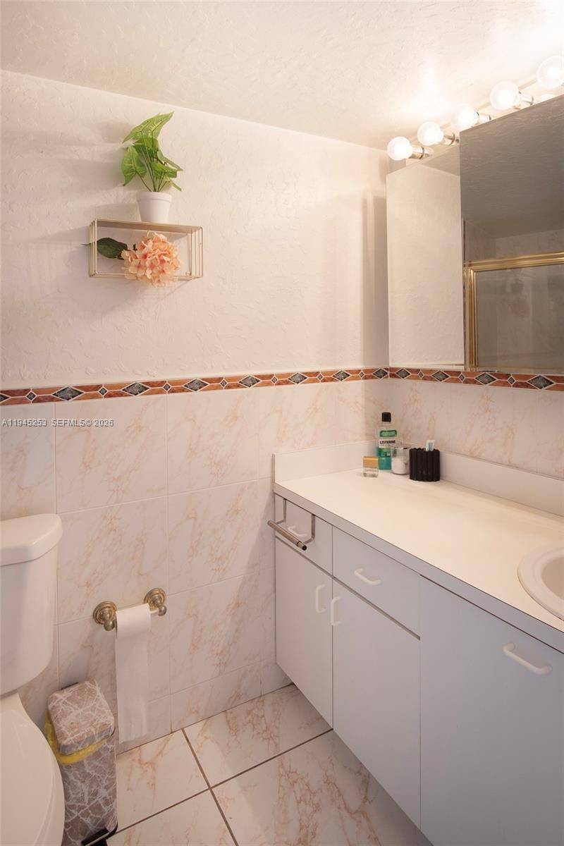 11930 N Bayshore Dr , Unit 609, North Miami, FL 33181 Photo