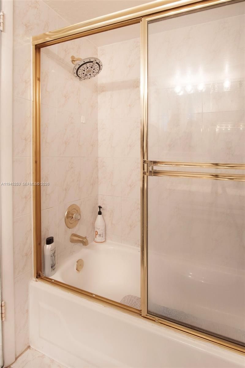 11930 N Bayshore Dr , Unit 609, North Miami, FL 33181 Photo