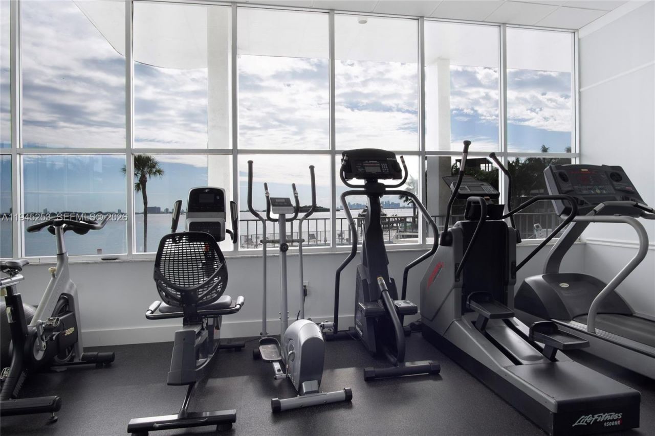 11930 N Bayshore Dr , Unit 609, North Miami, FL 33181 Photo