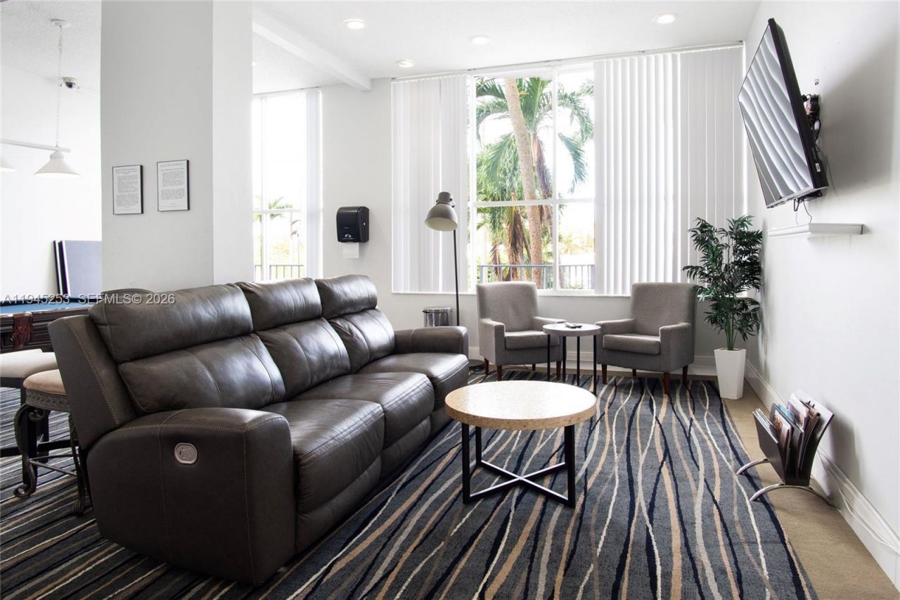 11930 N Bayshore Dr , Unit 609, North Miami, FL 33181 Photo