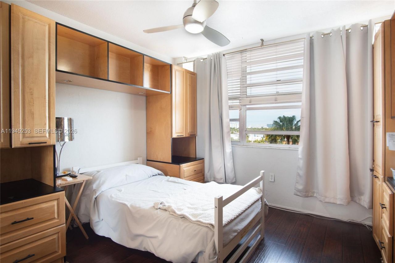 11930 N Bayshore Dr , Unit 609, North Miami, FL 33181 Photo