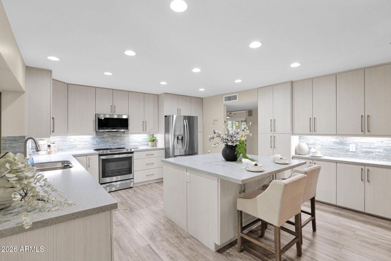 4221 E Emelita Avenue, Mesa, AZ 85206 Main Photo