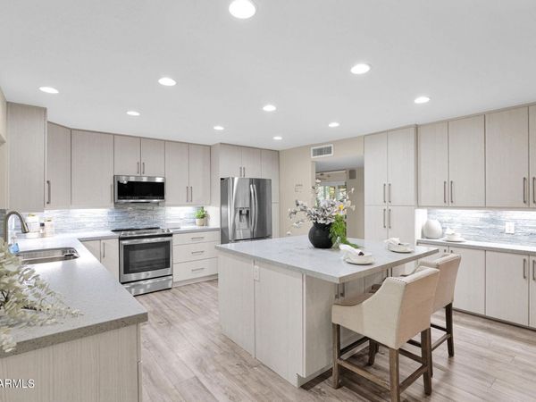 4221 E EMELITA Avenue, Mesa, AZ 85206