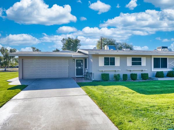 10046 W LAKEVIEW Circle N, Sun City, AZ 85351