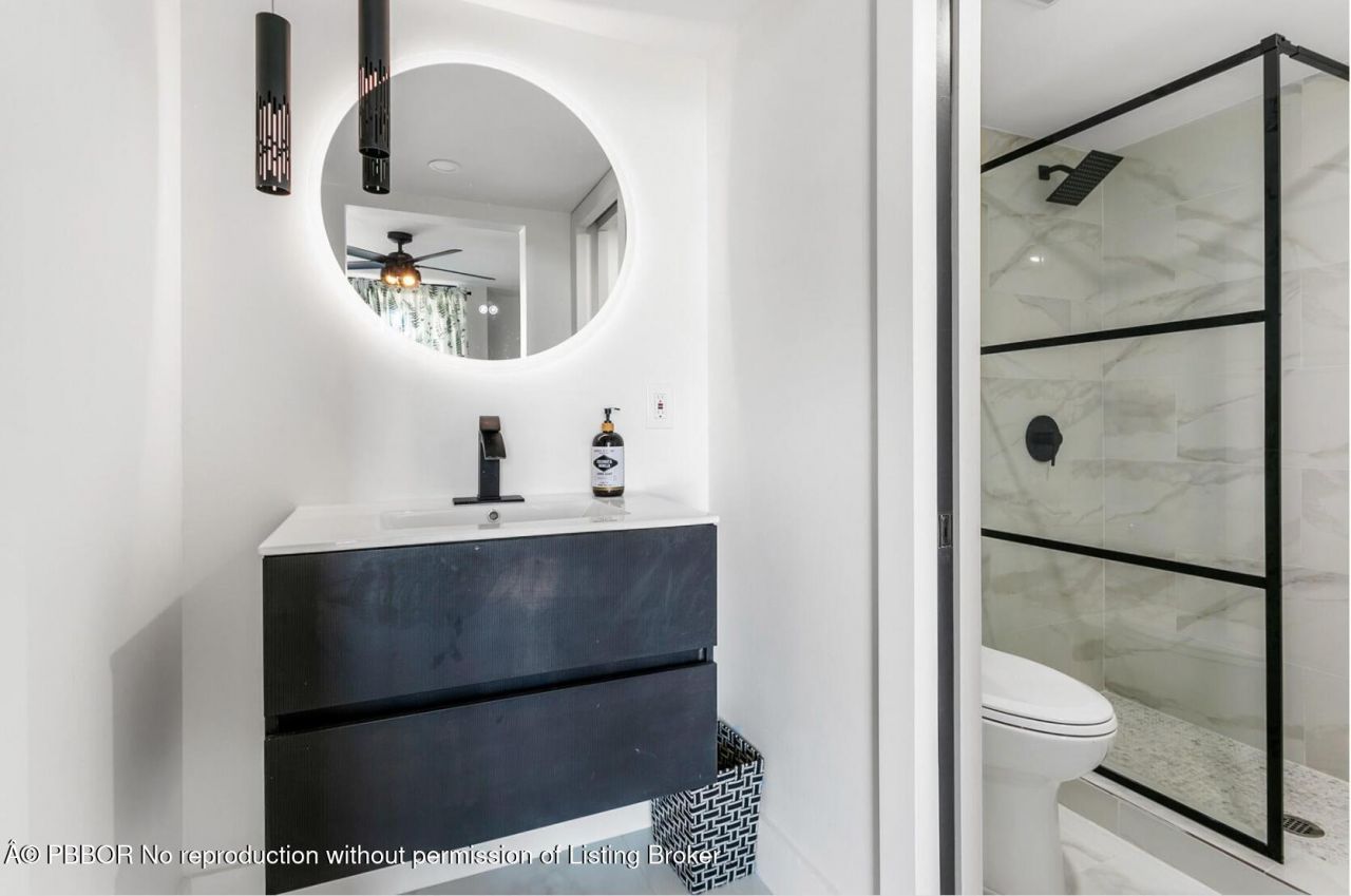 2425 Presidential Way, Unit 1101, West Palm Beach, FL 33401 Photo