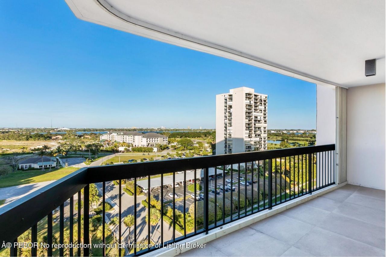 2425 Presidential Way, Unit 1101, West Palm Beach, FL 33401 Photo