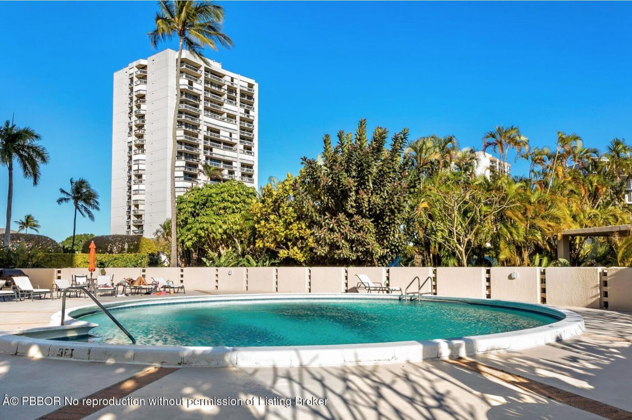 2425 Presidential Way, Unit 1101, West Palm Beach, FL 33401 Photo