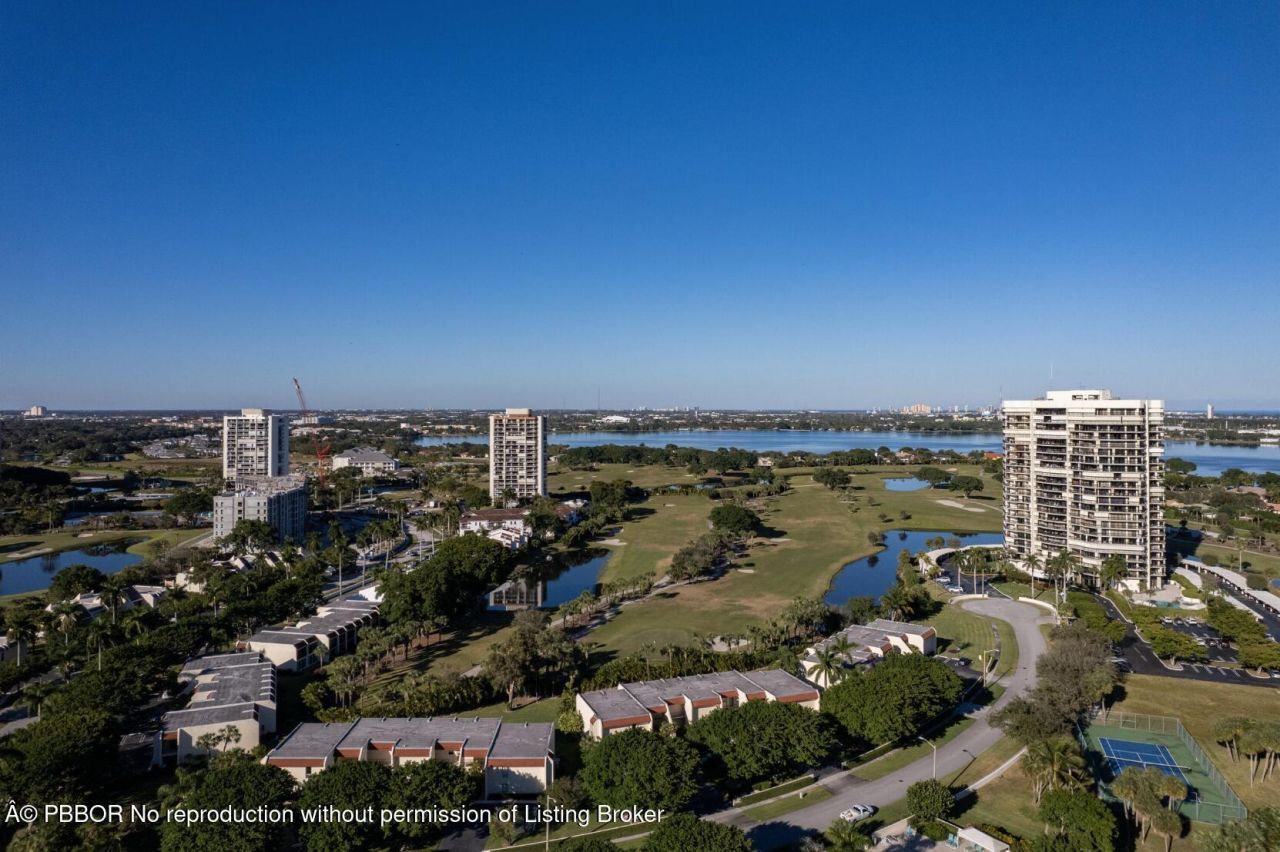 2425 Presidential Way, Unit 1101, West Palm Beach, FL 33401 Photo