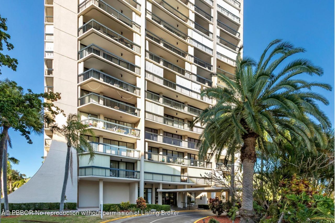 2425 Presidential Way, Unit 1101, West Palm Beach, FL 33401 Photo