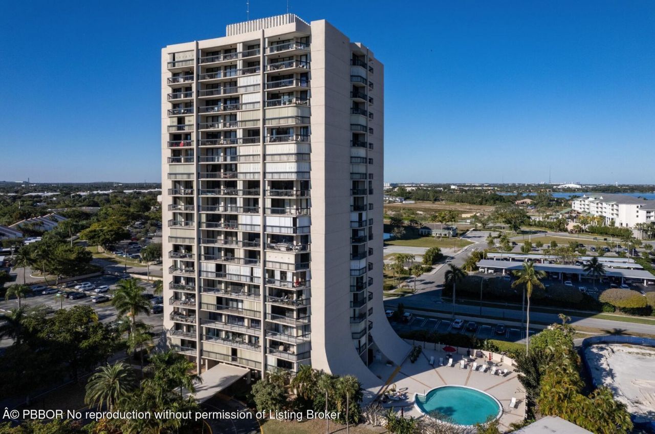 2425 Presidential Way, Unit 1101, West Palm Beach, FL 33401 Photo