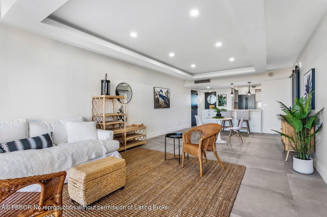 2425 Presidential Way, Unit 1101, West Palm Beach, FL 33401 Photo