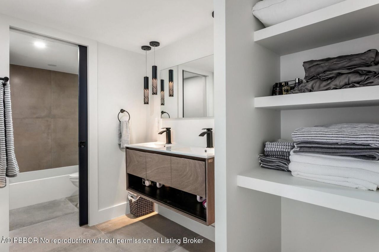 2425 Presidential Way, Unit 1101, West Palm Beach, FL 33401 Photo